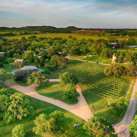 Barons Creekside Resort Fredericksburg Exterior photo