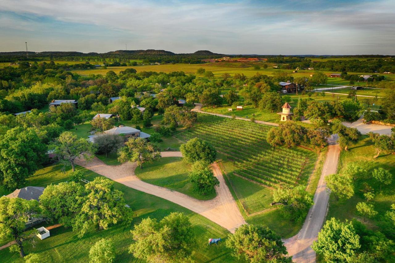 Barons Creekside Resort Fredericksburg Exterior photo