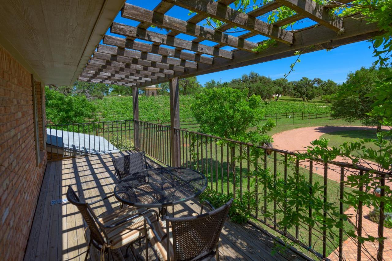 Barons Creekside Resort Fredericksburg Exterior photo